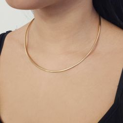 Photo of worn ‘Halo’ rigid necklace in yellow gold