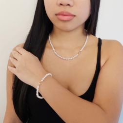 Bracciale Perle Freshwater con moschettone tondo in Oro Rosa 18kt foto indossata