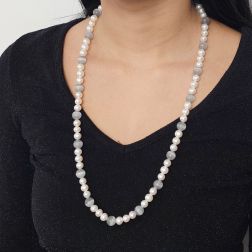 Collana lunga 69cm con Perle Bianche e Occhio di gatto foto indossata