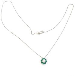 Collana con ciondolo Fiore 9mm Diamante 0.24ct GIA centrale e Smeraldi