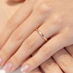 Photo of worn Wedding band Classic Francesina 3gr UNOAERRE Yellow Gold Example with Diamond