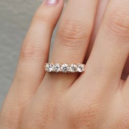 Veretta Suspended 5 Diamanti Certificati GIA ''D'' da 0.22ct foto indossata