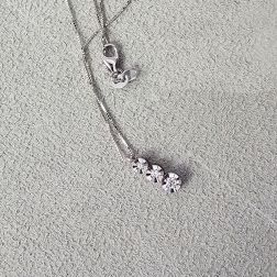 Trilogy Faceted Circle Necklace with Climbing Diamonds - Venetian chain
