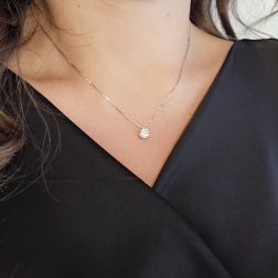 Photo of worn Light Point Solitaire 0.90ct/1ct Diamond Venetian Necklace