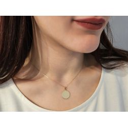 Photo of worn Yellow Gold 1,58cm diameter Round Medal Pendant 0,30mm Thickness