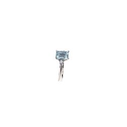 Anello Solitario Acquamarina Ottagonale 7x5mm e 2 Diamanti in Oro Bianco