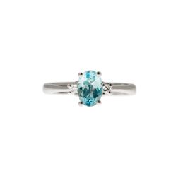 7x5mm Oval Aquamarine Solitaire Ring with 2 Diamonds in White Gold