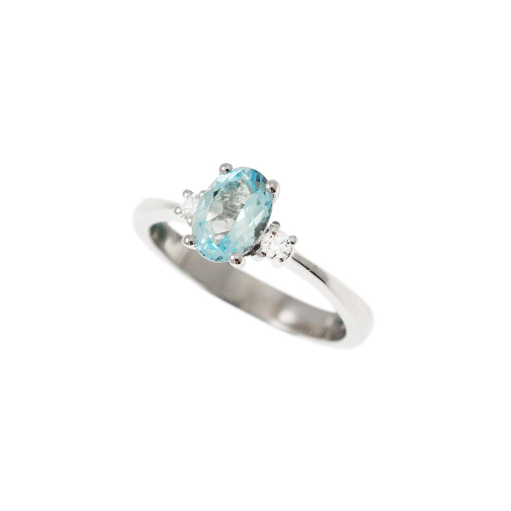 7x5mm Oval Aquamarine Solitaire Ring with 2 Diamonds in White Gold