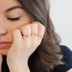 Photo of worn Easy Flower Solitaire Ring