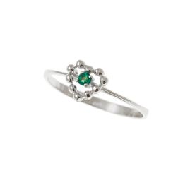Easy Love Emerald White Gold Solitaire Ring