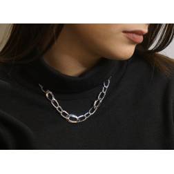Necklace with ovals in 18kt white gold