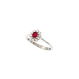 Anello Solitario Rubino Ovale 5x4mm e 10 Diamanti