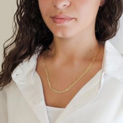 Photo of worn Yellow Gold "Traversino" chain Necklace 50cm x 4.30mm