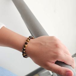Bracciale Elastico interno con sfere 8.50mm Occhio di Tigre foto indossata