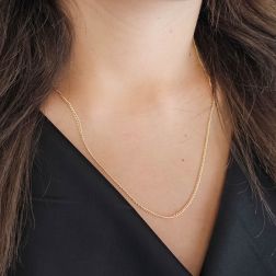 Photo of worn 50cm x 1.70mm Yellow Gold Curb chain Necklace