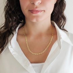 Photo of worn Necklace 50cm x 4.40mm faceted 1+1 Tiger chain yellow gold