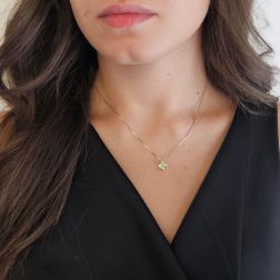 Foto indossata Girocollo punto luce Sparkle Peridoto Carrè 5mm
