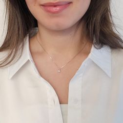 Collana Perla Akoya 5.5mm con Diamante 0.027ct foto indossata