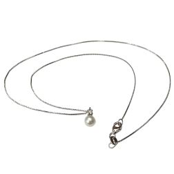 Collana Perla Akoya 5.5mm con Diamante 0.027ct