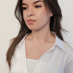 Collana Perla Akoya 6.5mm con Diamante 0.036ct foto indossata