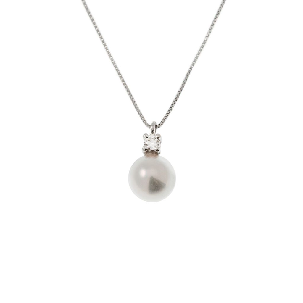 7mm Akoya Pearl Necklace with a 0.041ct Diamond