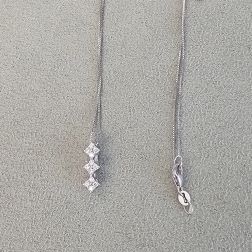 Pendant with 3 diamond-set rhomboids on a 0.5mm Venetian chain