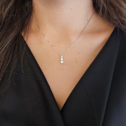 Foto indossata Girocollo Trilogy Diamanti a Scalare in Oro Bianco 4.4mm - 3mm