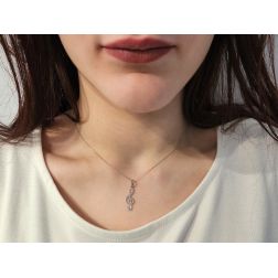 Ciondolo Chiave di Violino oro bianco- 0.6mm foto indossato