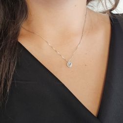 Photo of worn Veneta necklace 0.7mm with Aquamarine Light-Point Contoured in White Gold - 7mm