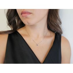 Girocollo Veneta Punto Luce Rubino Contornato Oro Bianco - 7mm foto indossata