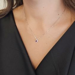 Girocollo Veneta Punto Luce Rubino Contornato Oro Bianco - 7mm foto indossata