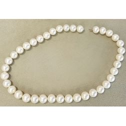 Collana Perle Freshwater 10.50-11.50mm con susta interna in Oro Bianco 18kt