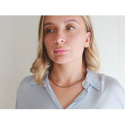 Collana Girocollo sfere nere foto indossata