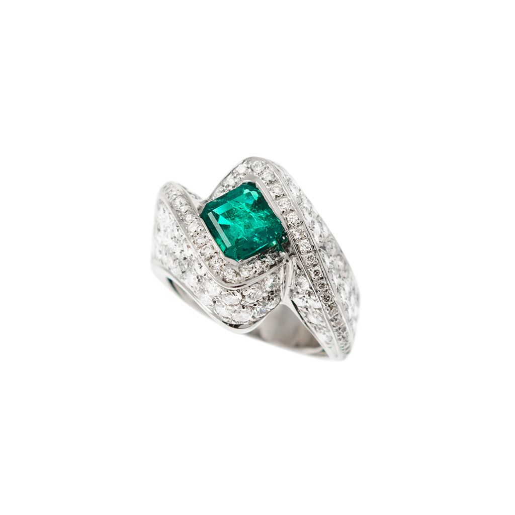 Anello Imperiale con Smeraldo Ottagonale e 124 Diamanti