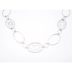 Net necklace in white gold