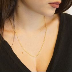 Collana 50cm Traversino da 2,5mm in oro giallo 18kt foto indossata
