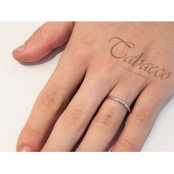 Photo of worn Wedding band Classic Francesina 1,5g White Gold UNOAERRE