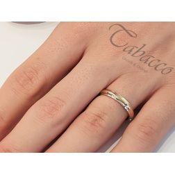 Photo of worn Wedding Band Classic 5g with white borders UNOAERRE