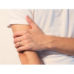 Photo of worn Wedding Band Classic 5g with white borders UNOAERRE