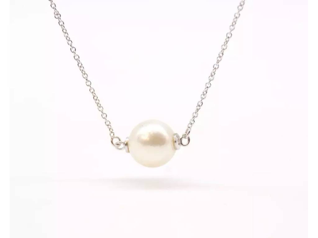 Necklace with one Pearl
