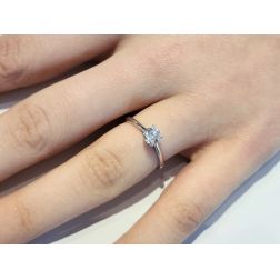 Anello Solitario SALINA 50 punti foto indossata