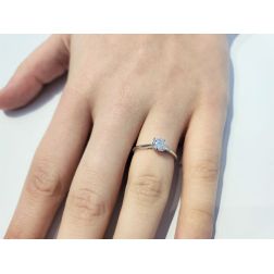 Anello Solitario SALINA 50 punti foto indossata