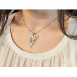 Holed triangular charm in rose and white gold