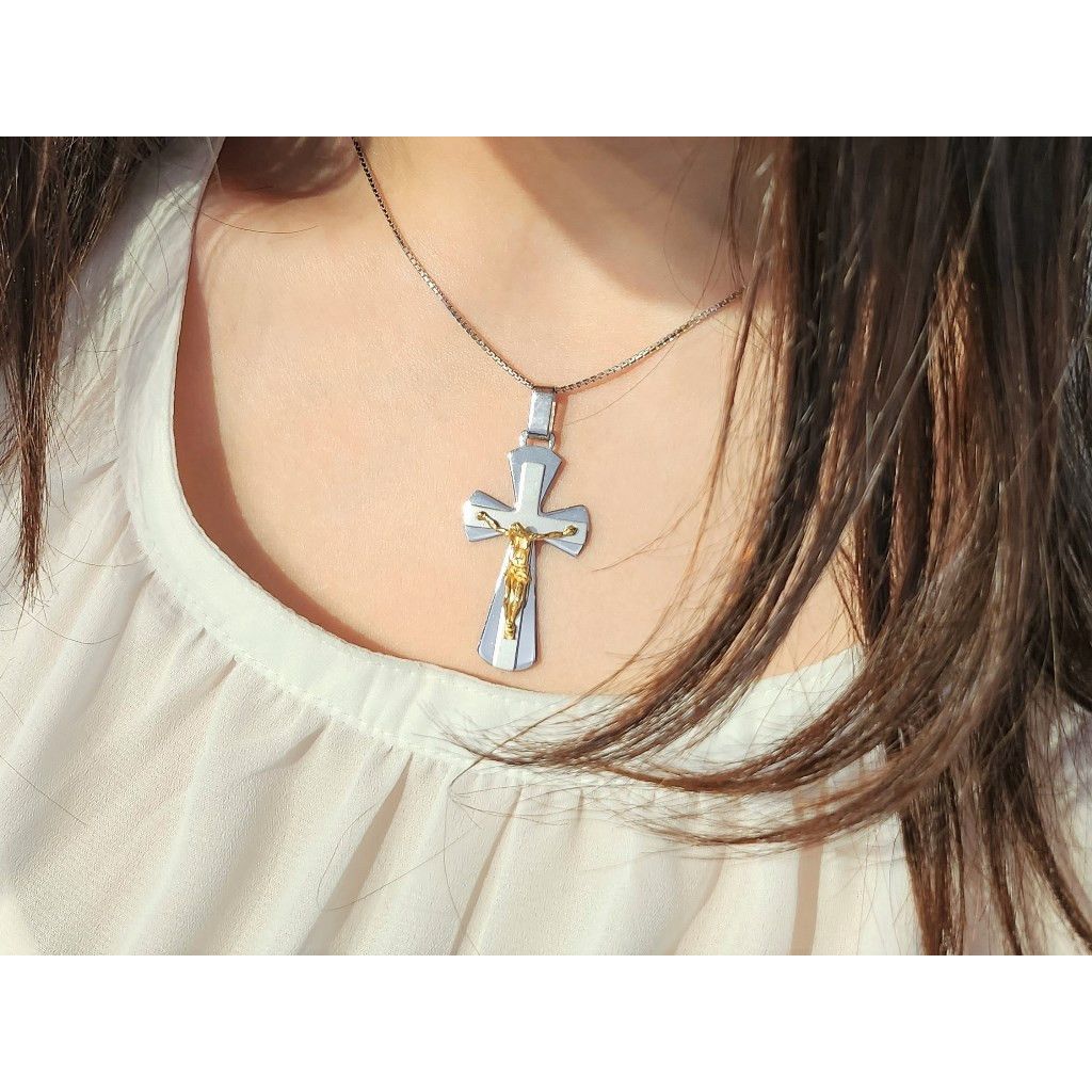 Ciondolo Volto Di Cristo In Oro Giallo 18 KT – Gioiello Religioso 3x2 Cm, Peso 2,7 Gr, Con Collana Laccio In Omaggio