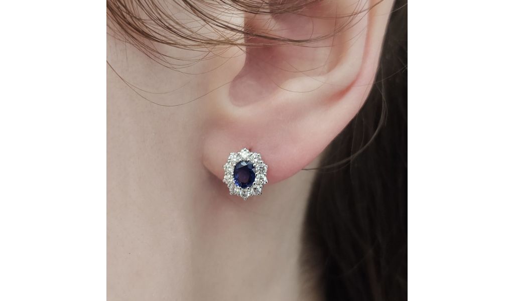 18 kt gold earrings with stones