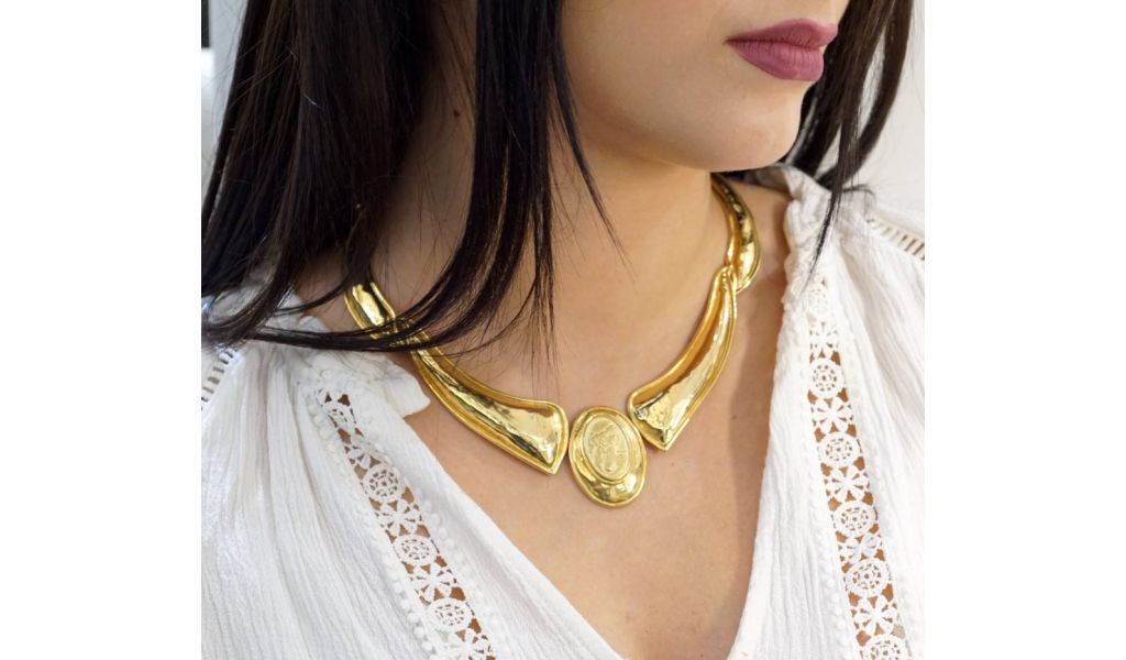 Collane rigide e semirigide