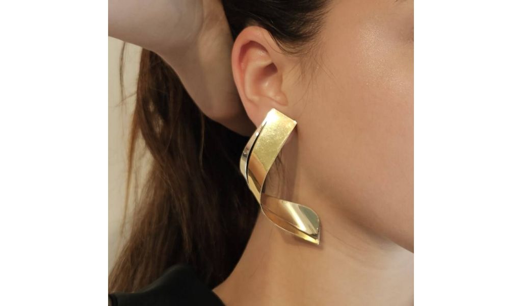 18kt gold pendant earrings