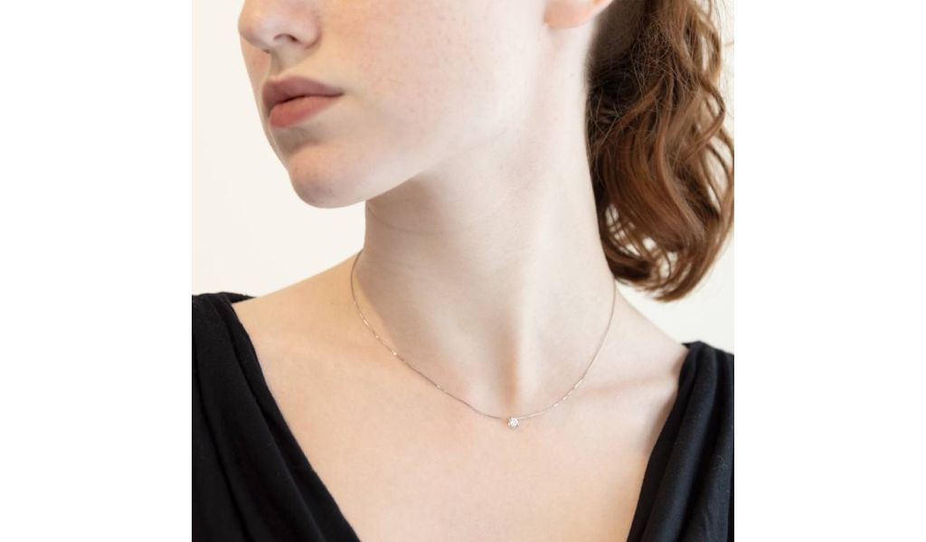 Diamond light point necklace
