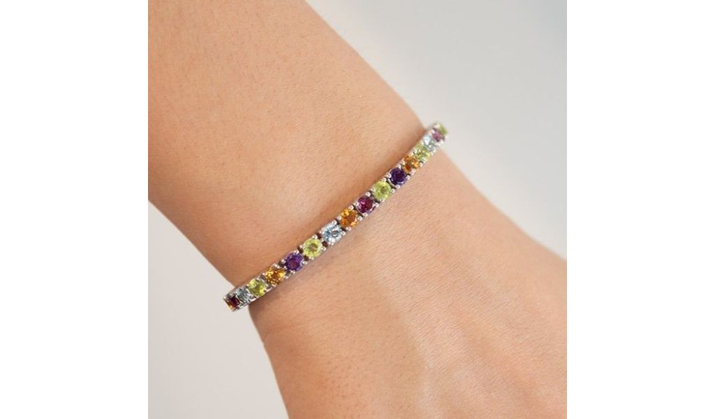 18kt gold bracelets with stones